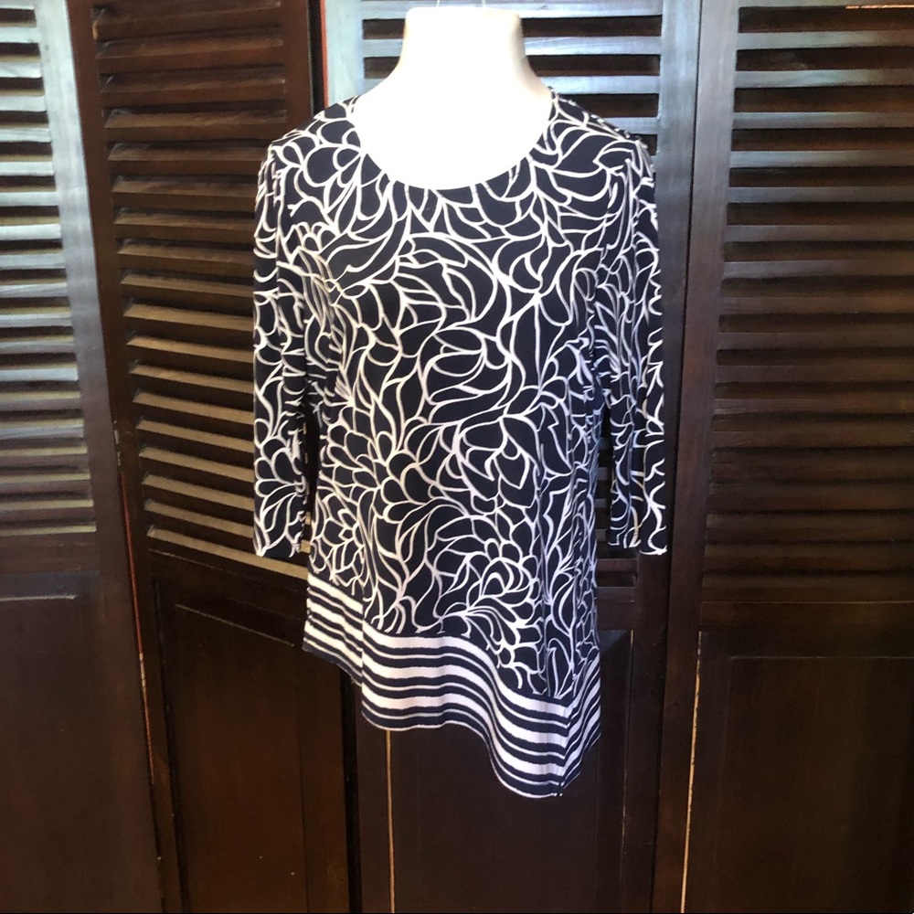 CHICO'S Women's blue white Print Asymmetrical Blouse Size 1 medium